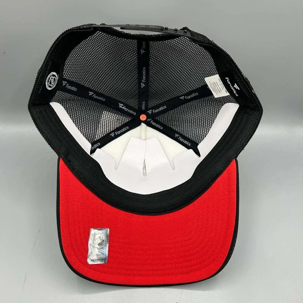 Chicago Blackhawks Trucker Hat Men White Black NHL Fanatics Snap Back Cap New
